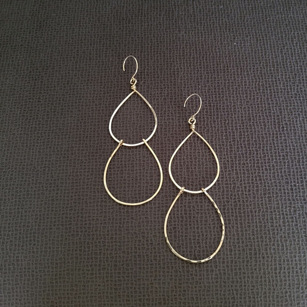 Hammered🔨 Gold💛 Two✌️ Tier Earrings - Picture 13 of 13